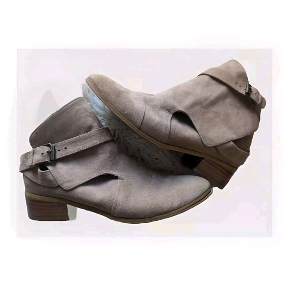 Vintage Tan Suede Leather Fur Lined Ankle Bootie Almond Toe Wrap Strap 39/8.5 - Picture 1 of 13